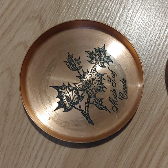 Canada Copper Souvenir Plates Set of 6 - Picture 2 of 8